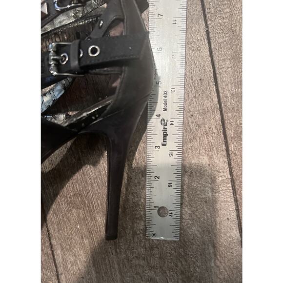 Guess Women's Studded Black Suede High Heels Size: 8 - Picture 9 of 12